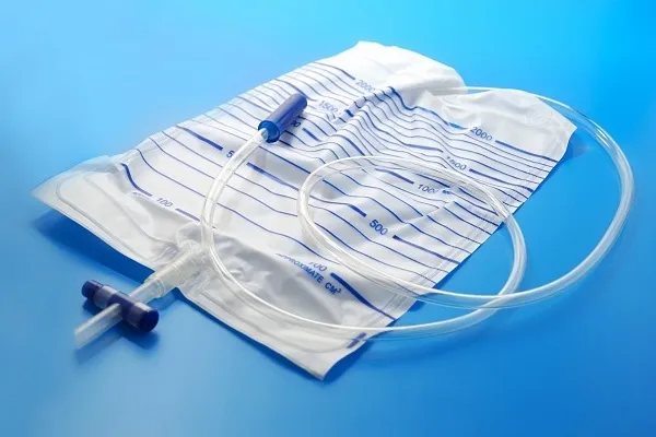 1. Мочеприемник 2 литра Vogt Medical с крестообразным сливом прикроватный 1. Мочеприемник 2 литра Vogt Medical с крестообразным сливом прикроватный