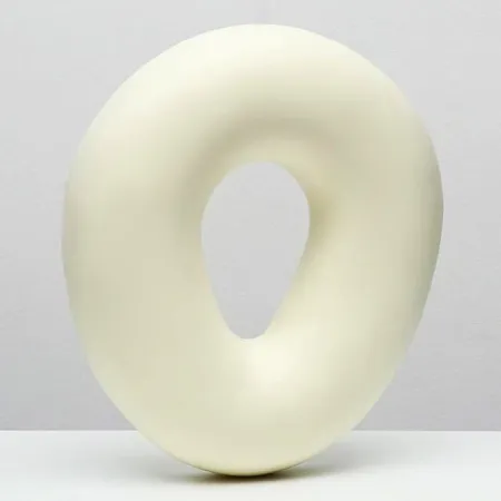 6. Подушка на сиденье П-240 Крейт с отвертием посередине