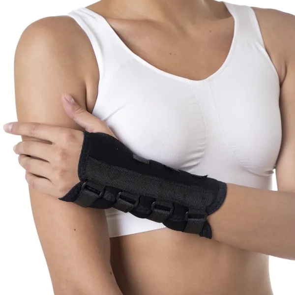 4. Бандаж К-906 Комф-Орт Фиксатор лучезапястного сустава