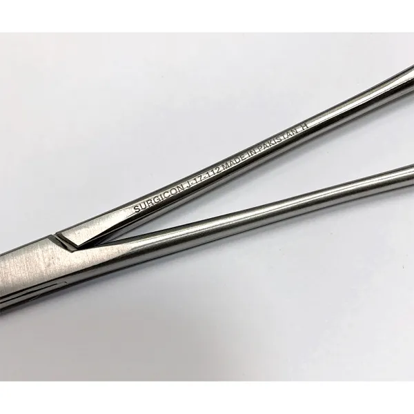 4. Зажим J-17-112 Surgicon зубчатый изогнутый 200 мм