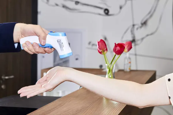 4. Бесконтактный инфракрасный термометр NC-9900